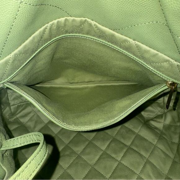 RARE Chanel 22 Green Caviar Leather Shoulder Bag EUC - Picture 9 of 16